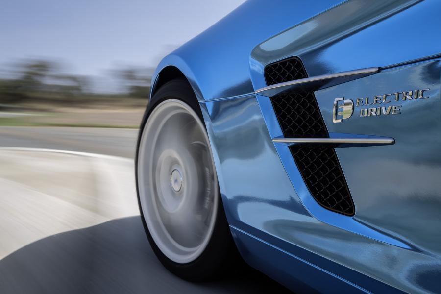  Mercedes-Benz SLS AMG Electric Drive concept 2012 года  (фото 6 из 30)